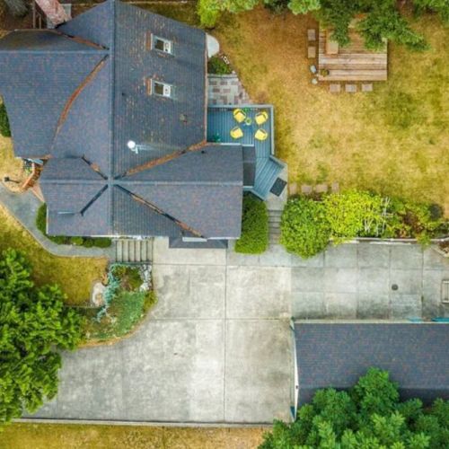 Nestled In Quiet Privacy With City Convenience | Travelers Treehouse. Offering convenient access to city amenities. Surrounded by lush greenery and tucked away from the bustling urban landscape