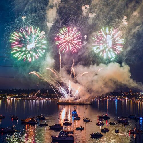 Enjoy Tacoma's 4th of July Fireworks over Commencement Bay from the huge deck