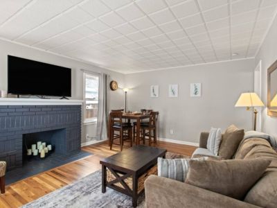 Welcome to  Dagmar’s Cottage! A 50" smart TV takes center stage, offering endless viewing options for your enjoyment.