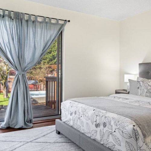 Experience the epitome of comfort and luxury with our top-rated beds in our main level room. Superior quality, plush mattresses, and premium linens, ensuring a restful night's sleep like no other.