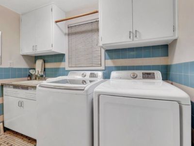Experience ultimate convenience with the inclusion of a washer and dryer as well as a convenient 1/2 bath. Take care of your laundry needs with privacy and comfort.