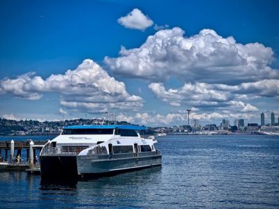 West Seattle Taxi-10 min water taxi to downtown Seattle-3.2 mi