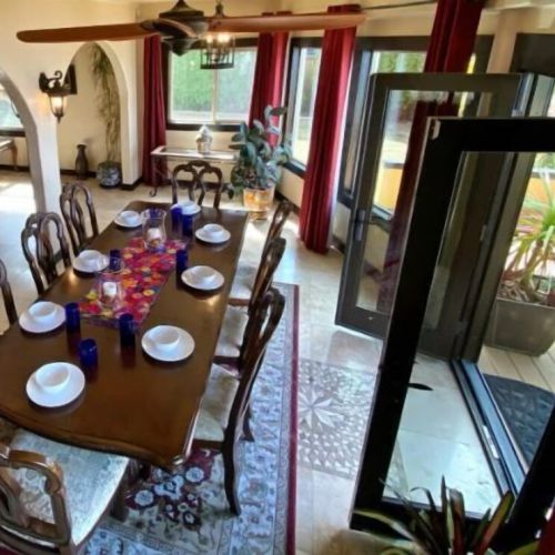 Open the French balcony doors and enjoy every meal with your family with amazing water views and the fresh sea breeze.