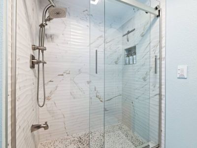 Transform your daily shower routine into a rejuvenating escape with this rain head shower system, designed to provide a soothing and immersive rainfall-like experience.