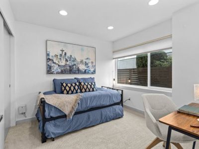 Office with Twin Trundle Daybed has plenty fo room for work and rest