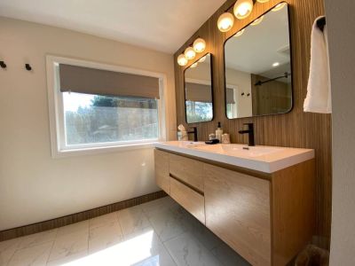 Newly Remodeld (2024) En Suite Bathroom Double Vanity