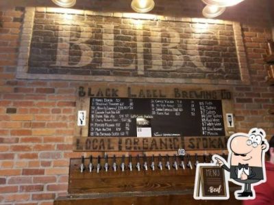 Saranac Commons-A large, open, beautifully-designed space shared by six vendors: Black Label Brewing Company, Boots Bakery, Hatch Beaker and Burr, and Peace Pie. Only 1.5 blocks from Downtown Bliss-an easy 4 minute walk.