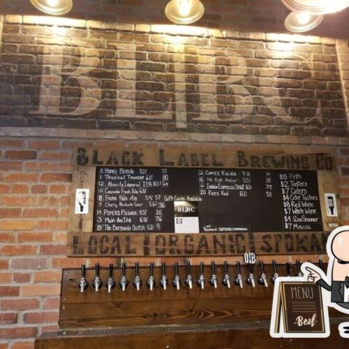 Saranac Commons-A large, open, beautifully-designed space shared by six vendors: Black Label Brewing Company, Boots Bakery, Hatch Beaker and Burr, and Peace Pie. Only 1.5 blocks from Downtown Luxe-an easy 4 minute walk.