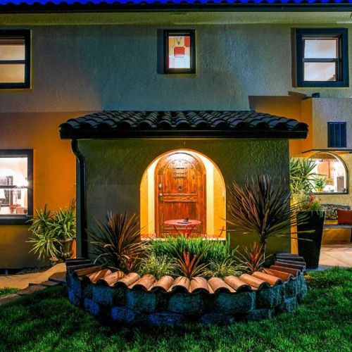 As darkness falls, Casa Mar a Cielo transforms into an enchanting warm ambiance.