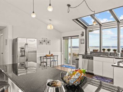 Meal prep is a breeze in the fully equipped Chef's Kitchen with Stainless Steel appliances, 4-slice toaster, blender, spices, kitchen knives, olive oil, sea salt & pepper grinders
