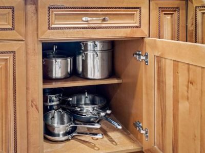 From versatile frying pans to sturdy saucepots, this collection of cookware has you covered for all your cooking needs.