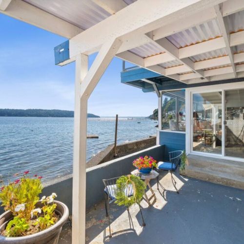 The covered patio is perfect for alfresco dinners, sipping your morning coffee while listening to the soothing sounds of nature, or simply lounging with a good book on a lazy Sunday afternoon.