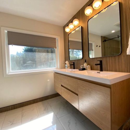 Newly Remodeld (2024) En Suite Bathroom Double Vanity