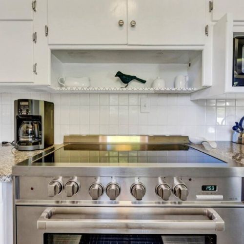 Unleash your inner chef with our gourmet 36" range, a culinary masterpiece that brings professional-grade cooking to your fingertips.