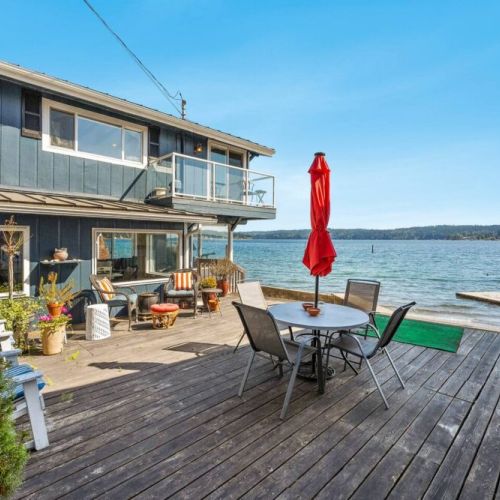 Welcome to Sand Dollar Beach Cottage-where the sea greets you upon arrival.