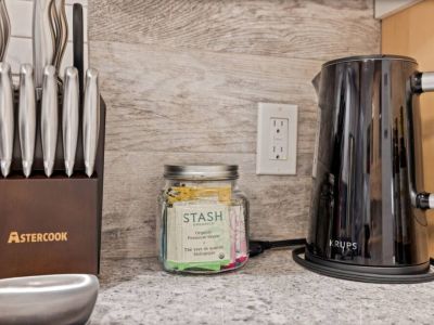 Equip your culinary adventures with these essential kitchen tools, designed to elevate your cooking experience. These reliable tools will empower you to create delicious meals with precision and ease.