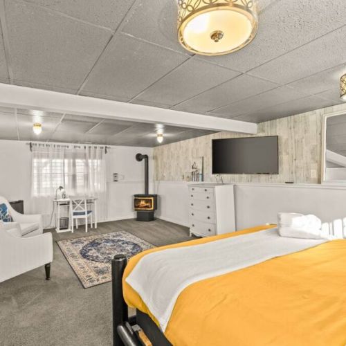 The full bathroom/laundry room is within steps of the lower level king bedroom suite
