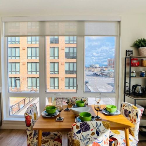 Enjoy the luxury of dinning in. Nearby markets make it easy and convenient.