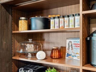 Experience culinary bliss in this fully equipped kitchen that boasts a comprehensive range of amenities to cater to your every need.