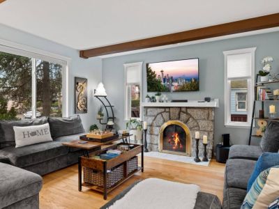 Experience comfort and relaxation with plenty of cozy seating options for everyone. Sink into the plush cushions, unwind, and create lasting memories with loved ones in this cozy and welcoming atmosphere.