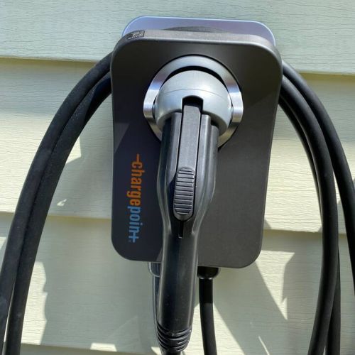 Electric Vehicle Charging Equipment Compatible with All EV Models