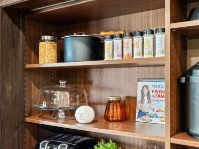 Experience culinary bliss in this fully equipped kitchen that boasts a comprehensive range of amenities to cater to your every need.