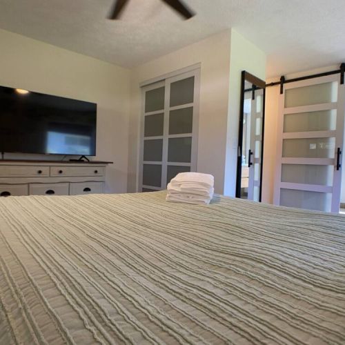 En Suite Queen Bedroom &  Bathroom