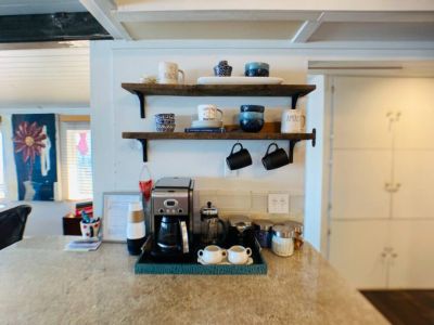 This state-of-the-art coffee maker is ready to craft your favorite brews ensuring your mornings start with the perfect cup of joe