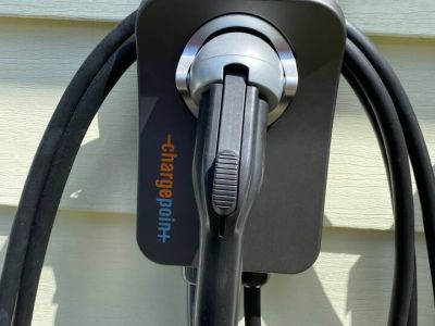 Electric Vehicle Charging Equipment Compatible with All EV Models