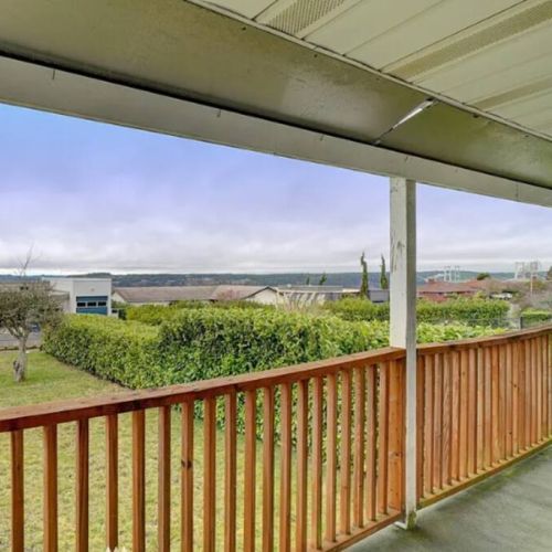 Capture the captivating peek-a-boo glimpse of the Puget Sound and the iconic Narrows Bridge from the balcony.  This is one of the highlights you don't want to miss!