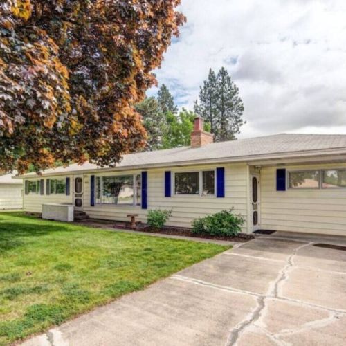 Welcome to Shady Maple!  Nestled in a quiet mid-century style neighborhood yet close to I-90 and easy access to everything and everywhere you want to go.