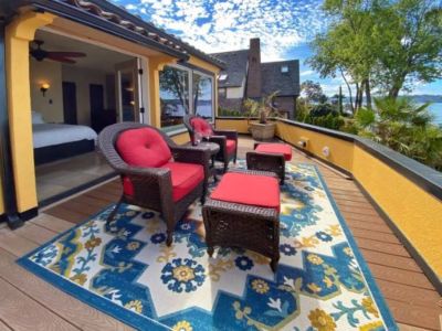 Sit back and savor the moment in the perfect harmony of comfort, ambiance, and a breathtaking view.