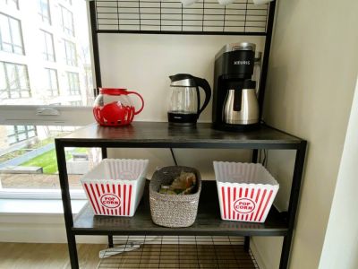 Keurig Duo, Electric Kettle & a kernel microwave popcorn bowl begins & ends day