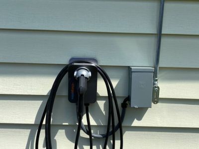Home Flex Level 2 EV Charger. Hardwired EV Fast Charge Station.