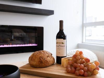 So close to a variety of local markets