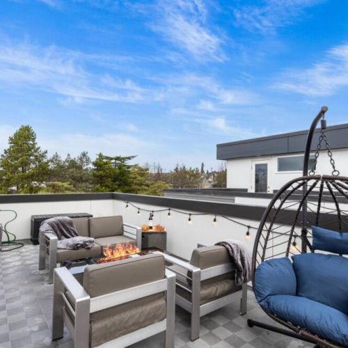 Whether lounging by the elongated firepit or nestled in the egg chairs you will experince the beauty that Seattle has to offer.