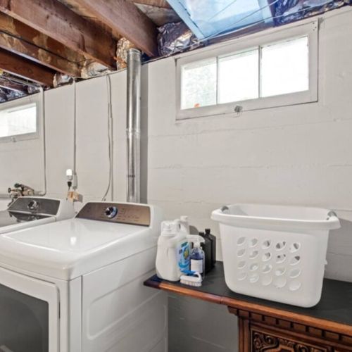 We Are 100% Committed To Being An Eco-Friendly Home. Zero Synthetic Frangrances Or Harsh Chemicals = Safe Stays.