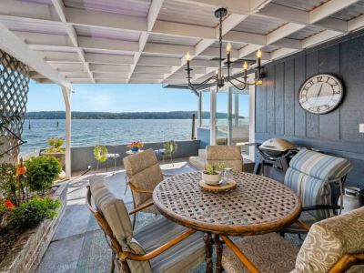 Whether you're enjoying a morning coffee, snacks, or dining al fresco, the sound of the waves is a sanctuary that nourishes the soul and promises an amazing day like no other.