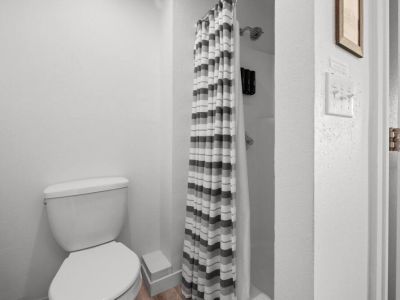 With its efficient flushing system and ergonomic design, this toilet combines functionality and style for a truly delightful bathroom experience.