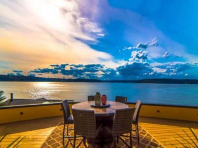 Welcome to Casa Mar a Cielo (Sea To Sky House)
Experience the amazing 180-degree view of Commencement Bay and the Olympic Mountains from your private En Suite balcony.