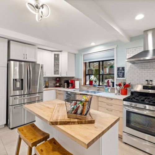 Prepare delicious meals and entertain with ease in this stylish and functional fully stocked kitchen. A culinary bliss for food enthusiasts and aspiring chefs alike.