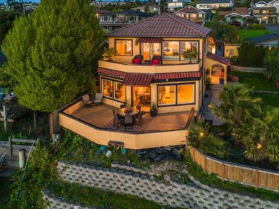 A masterpiece of architectural elegance with its natural surroundings. Casa Mar a Cielo is a testament to refined design and luxurious living.