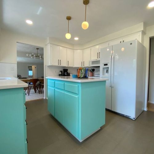 Brightly lit fully stocked Kitchen has everything you need to cook and bake to your heart's content (and your stomach!)